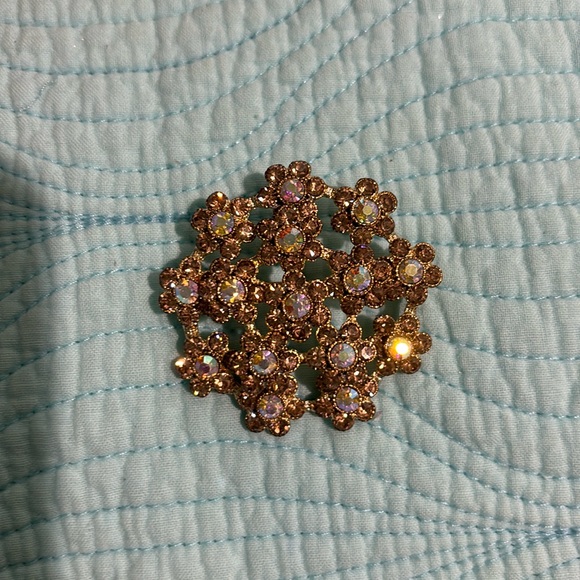 Monet gold / yellow flower pin - Picture 5 of 13